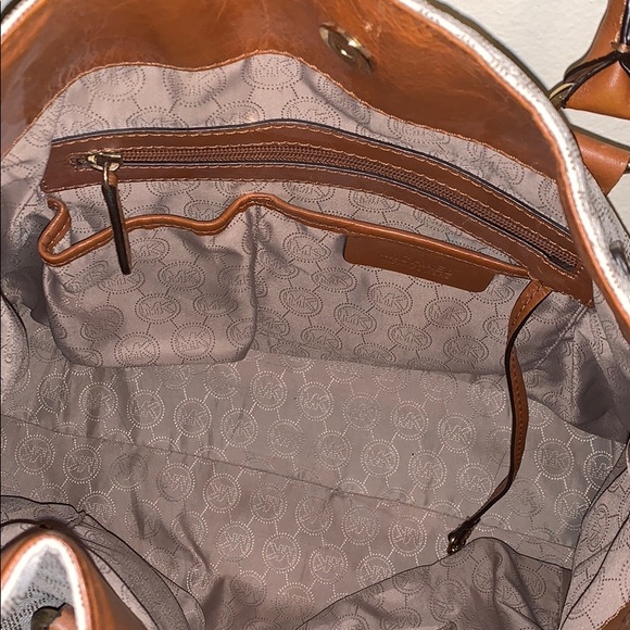 Michael Kors Purse - Picture 4 of 7